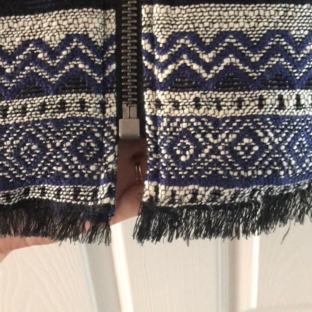 LOFT Gorgeous Fringed Blazer w/ Zipper, size 4 - Picture 4 of 5